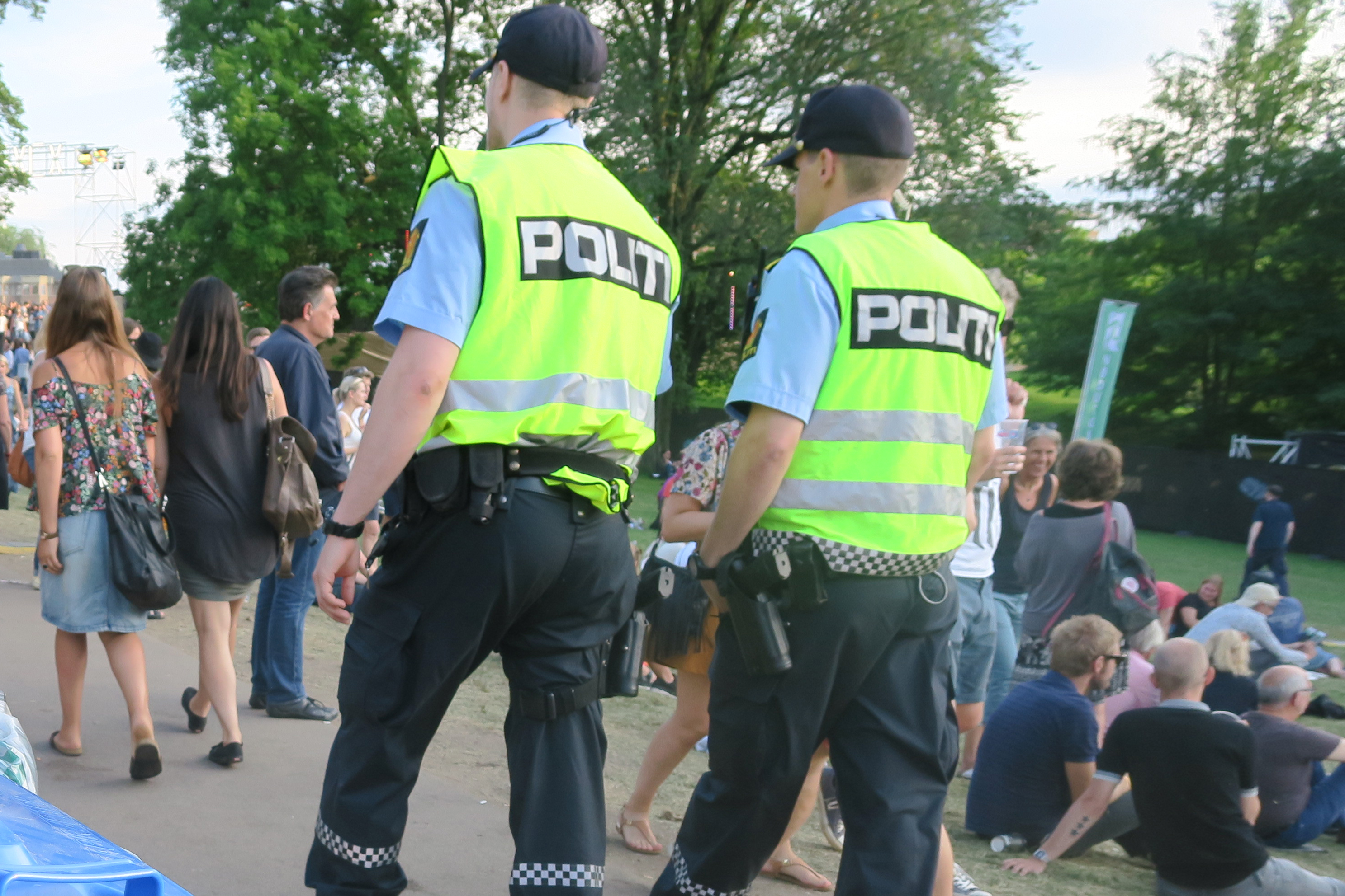 Illustrasjonsbilde: Polititet nyter god stemning på Øyafestivalen 2015. Foto: NKA.